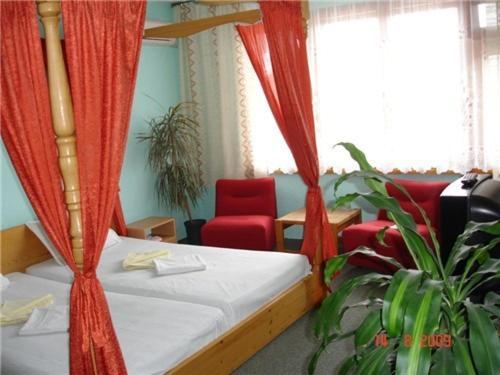 Family Hotel Natalis Hisarya Oda fotoğraf